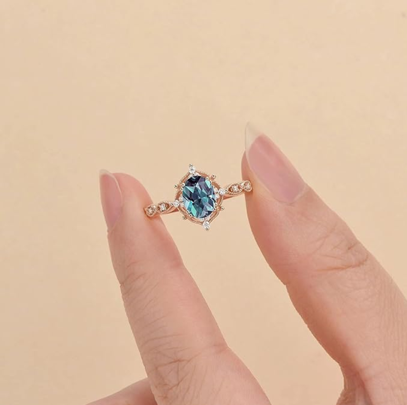 Anillo vintage de oro de 10 quilates con gema ovalada y diamante de 0,1 quilates en total-2
