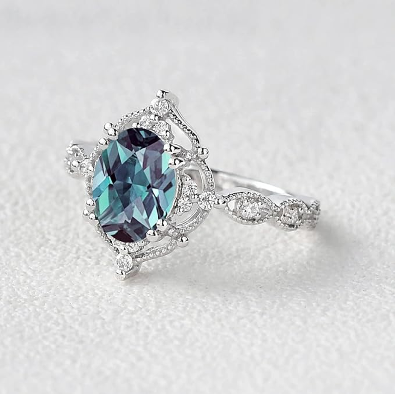 Anillo vintage de oro de 10 quilates con gema ovalada y diamante de 0,1 quilates en total-3