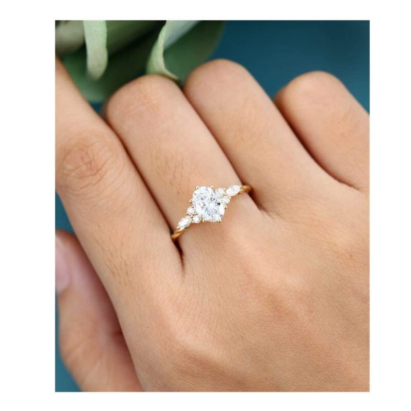 Anillo de compromiso de plata de ley con moissanita de talla ovalada y grabado personalizado-2