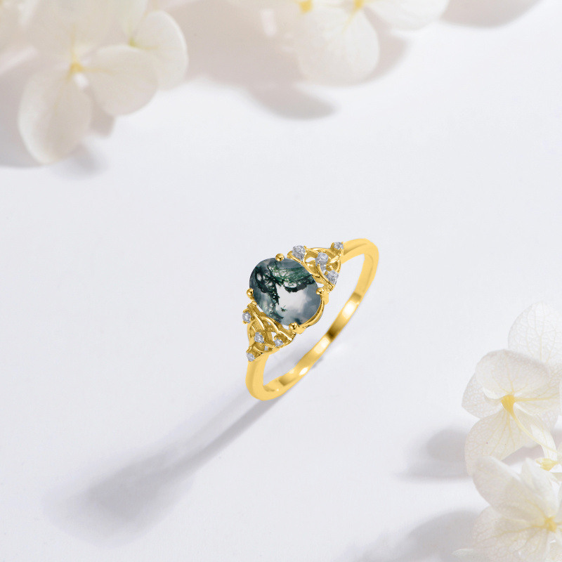 14-karätiger Goldring mit ovalem Moosachat, personalisierter Gravur und keltischem Knoten-3