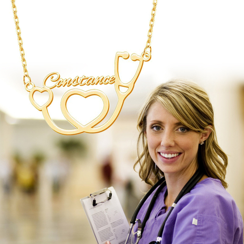 Collar con colgante clásico personalizado con nombre en oro de 18 quilates-2