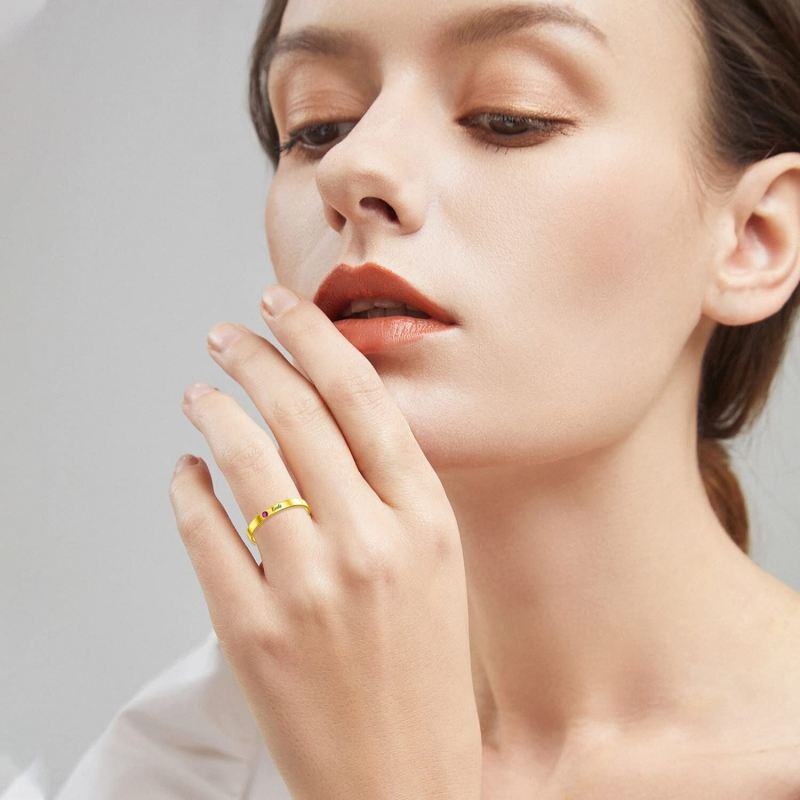 Anillo clásico con nombre en oro de 10 quilates-3