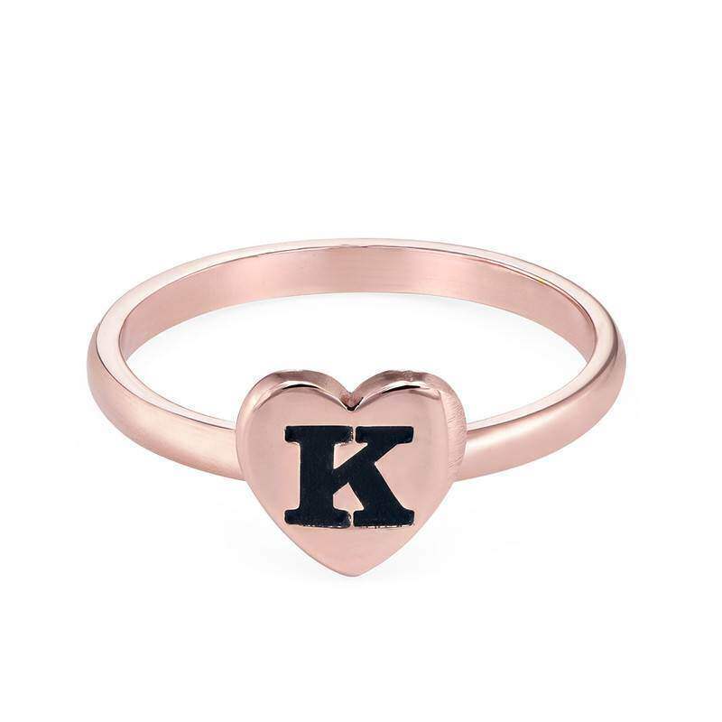 Anillo personalizado con inicial en oro rosa de 14 quilates-1