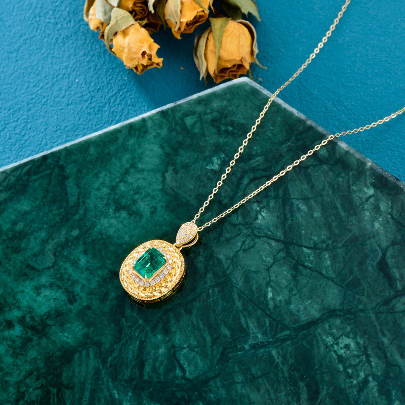 Collier pendentif en or 18 carats avec émeraude ronde/sphérique de forme princesse carrée-4