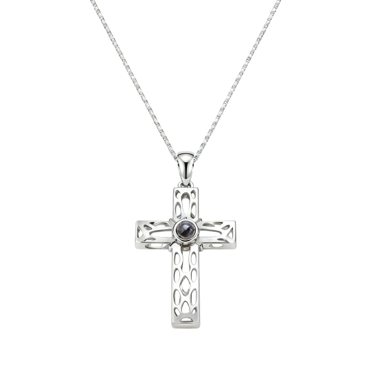 Collana con ciondolo a croce e proiezione personalizzata in oro bianco 10 carati con pietra proiettata, per uomo.