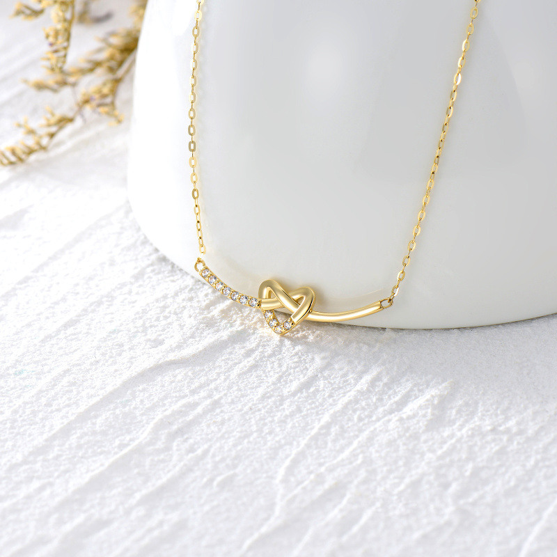 Collar con barra en forma de corazón de circonita cúbica de corte redondo en oro blanco de 18 quilates-3