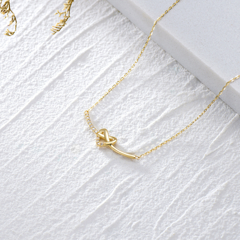 Collar con barra en forma de corazón de circonita cúbica de corte redondo en oro blanco de 18 quilates-4