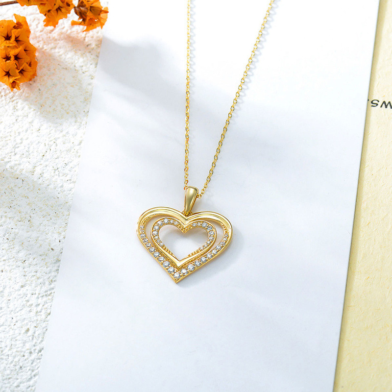 Collar con colgante de corazón de circonita cúbica de corte redondo en oro rosa de 10 quilates-3