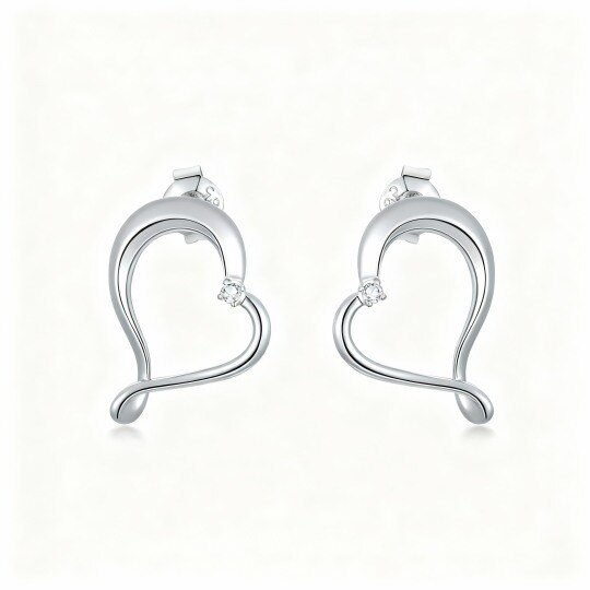 Pendientes de botón con forma de corazón y circonitas cúbicas de corte redondo en oro blanco de 10 quilates