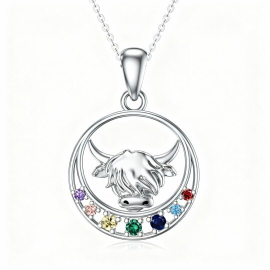 Collar con colgante de vaca de las Highlands, chakras y luna en oro blanco de 10 quilates con circonitas cúbicas de talla redonda