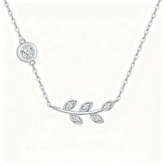 Collar con colgante de hojas de circonita cúbica de corte redondo en oro blanco de 10 quilates