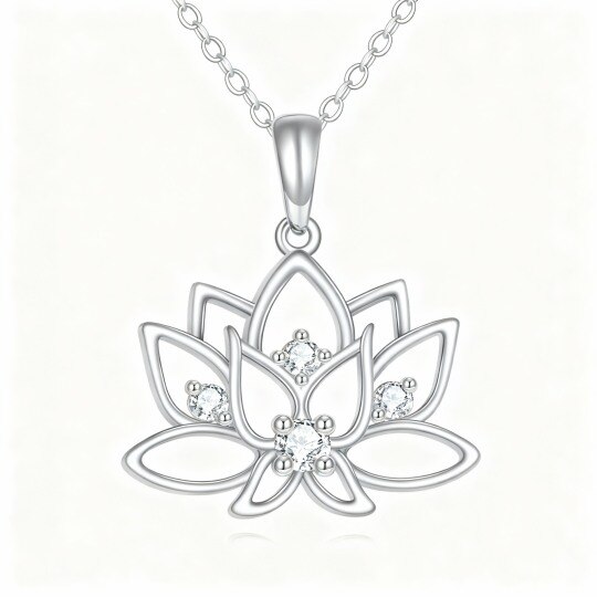 Collar con colgante de loto de circonita cúbica de corte redondo en oro blanco de 10 quilates
