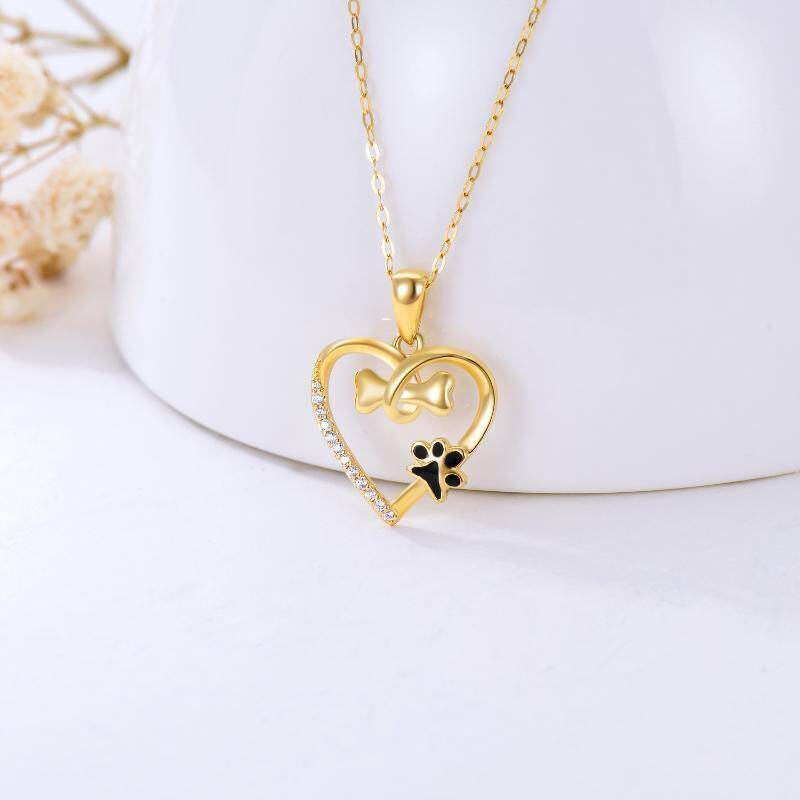 Collar con colgante de pata, hueso y corazón de circonita cúbica de corte redondo en oro blanco de 10 quilates-3