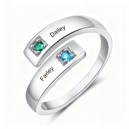 Anillo de oro blanco de 10 quilates con circonita cúbica de talla redonda, piedra natal personalizada y grabado personalizado