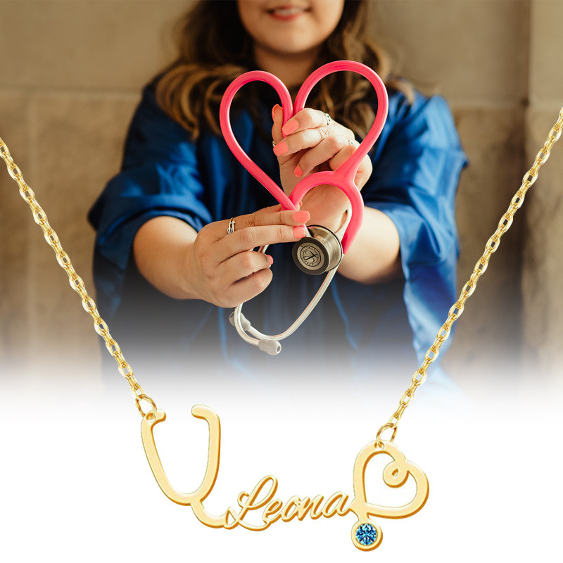 Collar con colgante personalizado clásico con nombre, de circonita cúbica circular en oro de 18 quilates-3