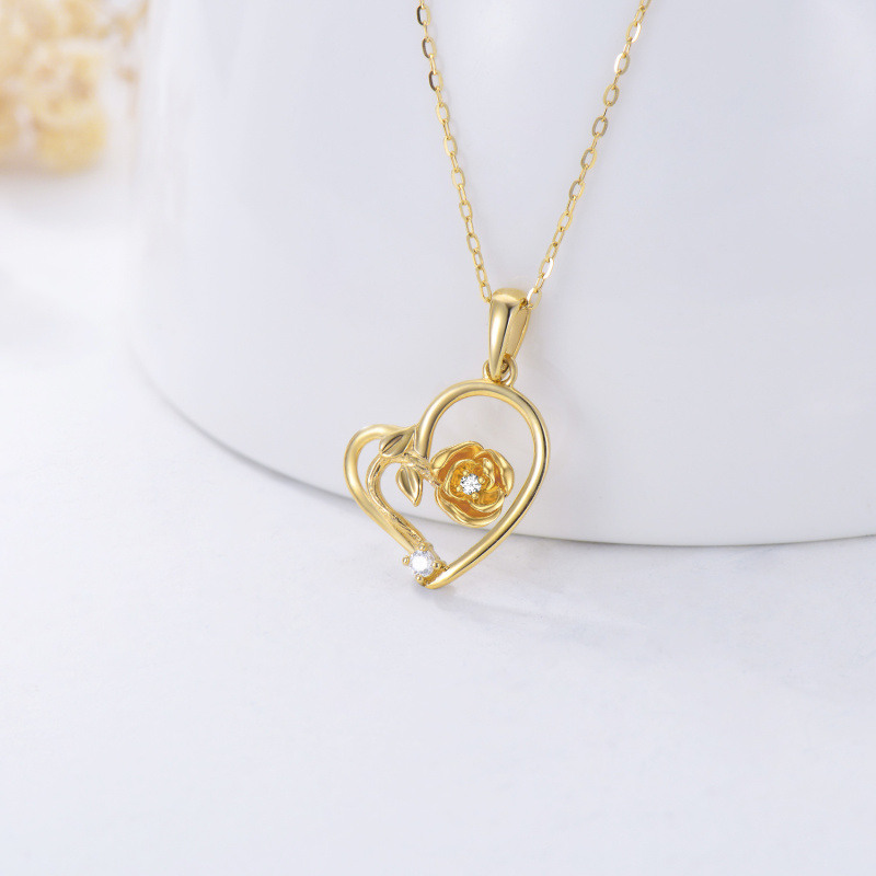 Collar con colgante de rosa y corazón de circonita cúbica de talla redonda en oro blanco de 18 quilates-3