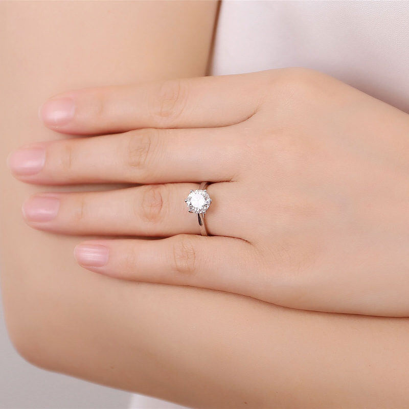 Anillo de compromiso redondo de moissanita en oro blanco de 10 quilates-2