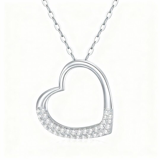 Collier pendentif cœur en or blanc 10 carats avec moissanite taille ronde