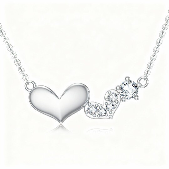 Collier avec pendentif cœur en or blanc 10 carats et moissanite taille ronde