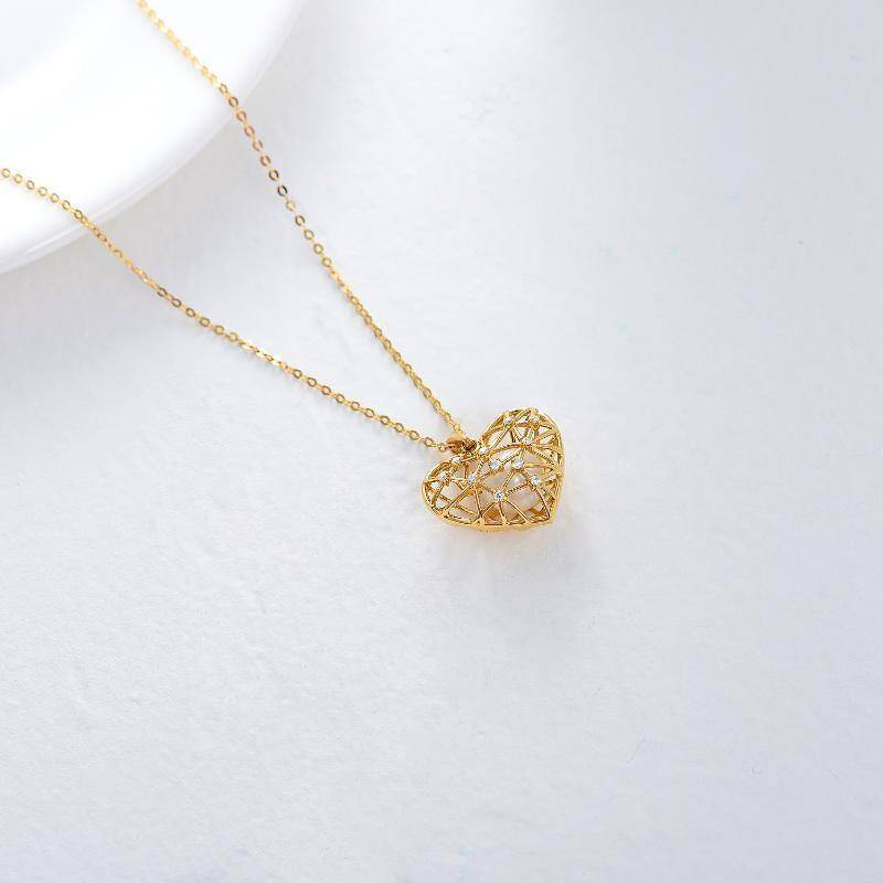 Collar con colgante de corazón de oro rosa de 10 quilates con moissanita de corte redondo y perla-3