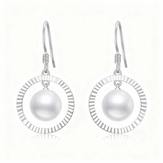 Boucles d'oreilles pendantes en or blanc 10 carats avec perles rondes.