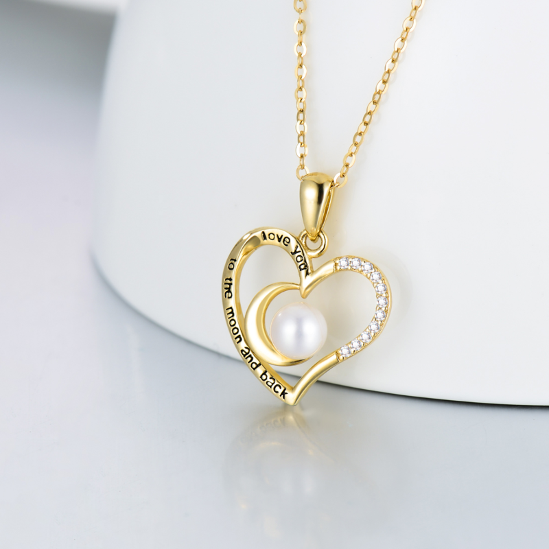 Collar con colgante de corazón y luna de perla redonda tallada en oro blanco de 18 quilates con palabra grabada-3