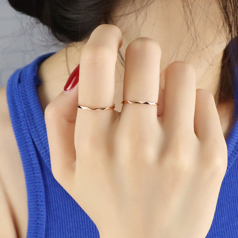 18K White Gold Round Stackable Ring-3