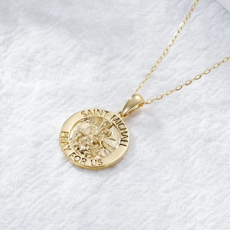 Collier pendentif Saint Michel en or 18 carats avec inscription gravée-4