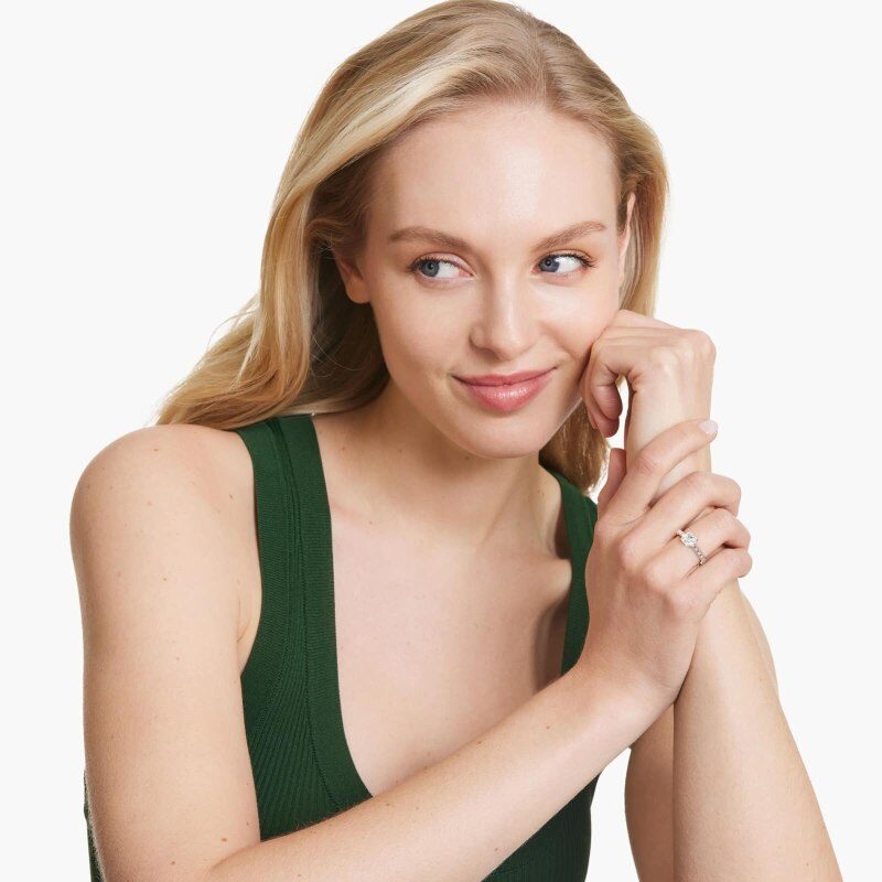 Anillo de compromiso Starlight de oro blanco de 10 quilates con diamantes de laboratorio pavé-2