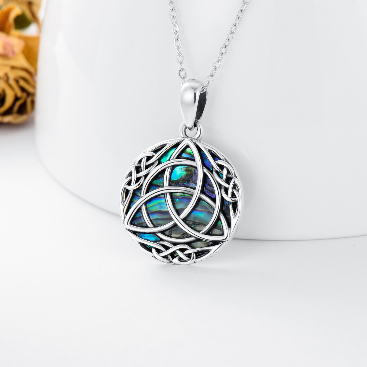 Colar vintage de prata esterlina Trinity Celtic Knot Lucky com concha de abalone simulada-3