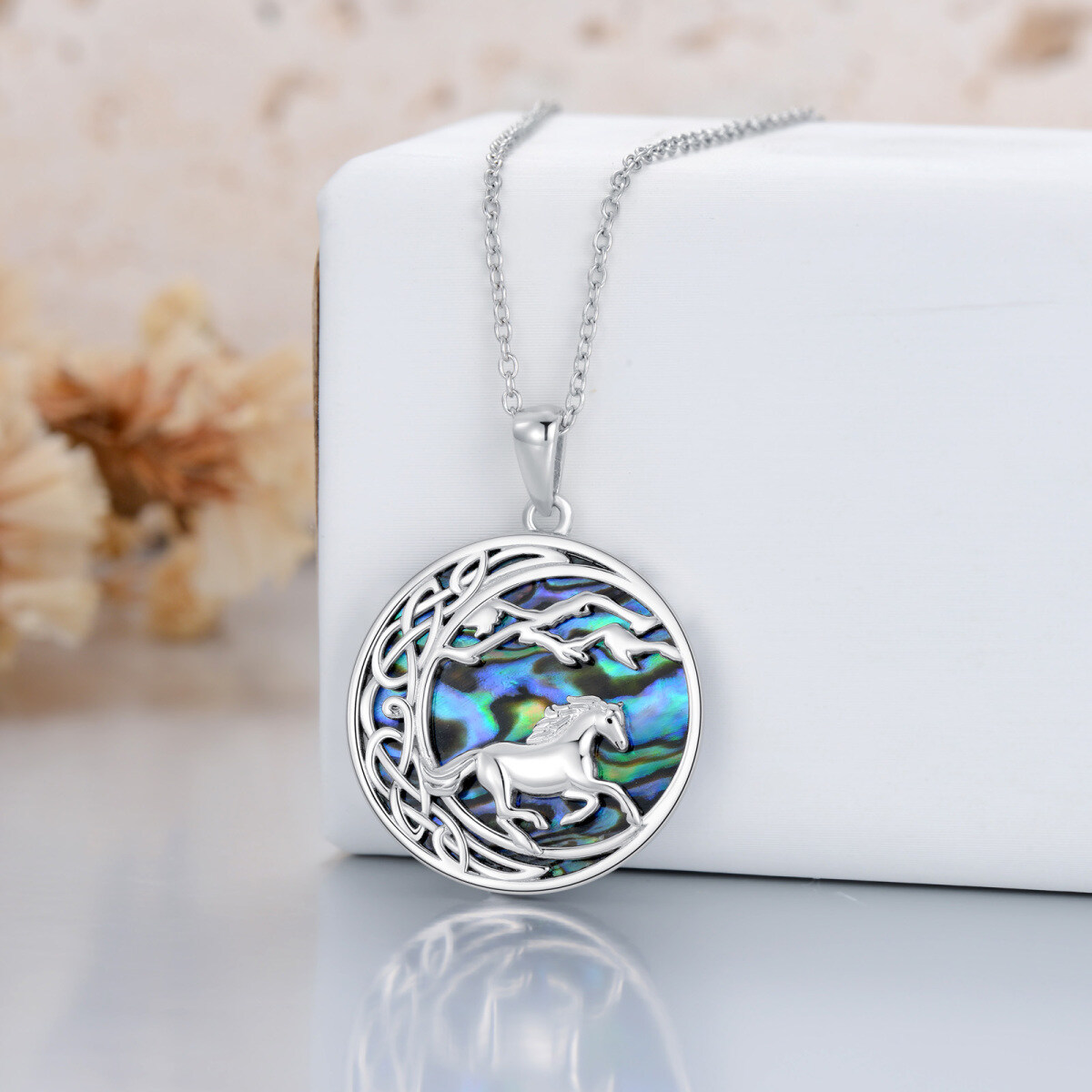 Collana con ciondolo in argento sterling con crostacei Abalone e nodo celtico-6