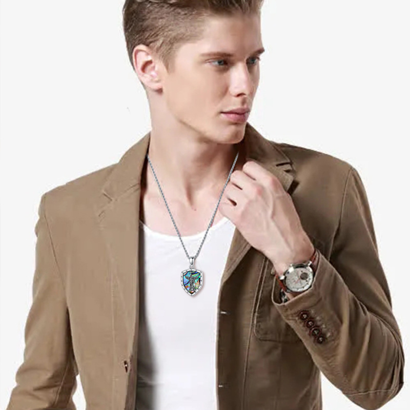 Colar de prata esterlina com escudo de São Miguel e palavras gravadas-2