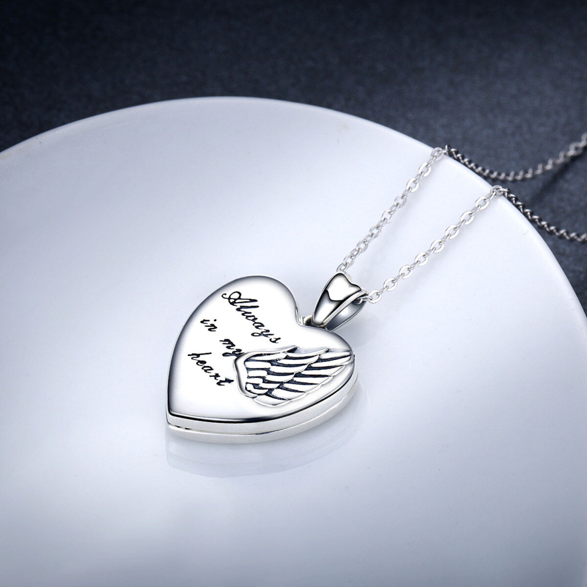 Collar con medallón fotográfico personalizado con forma de corazón y alas de ángel en plata de ley para mujer-5