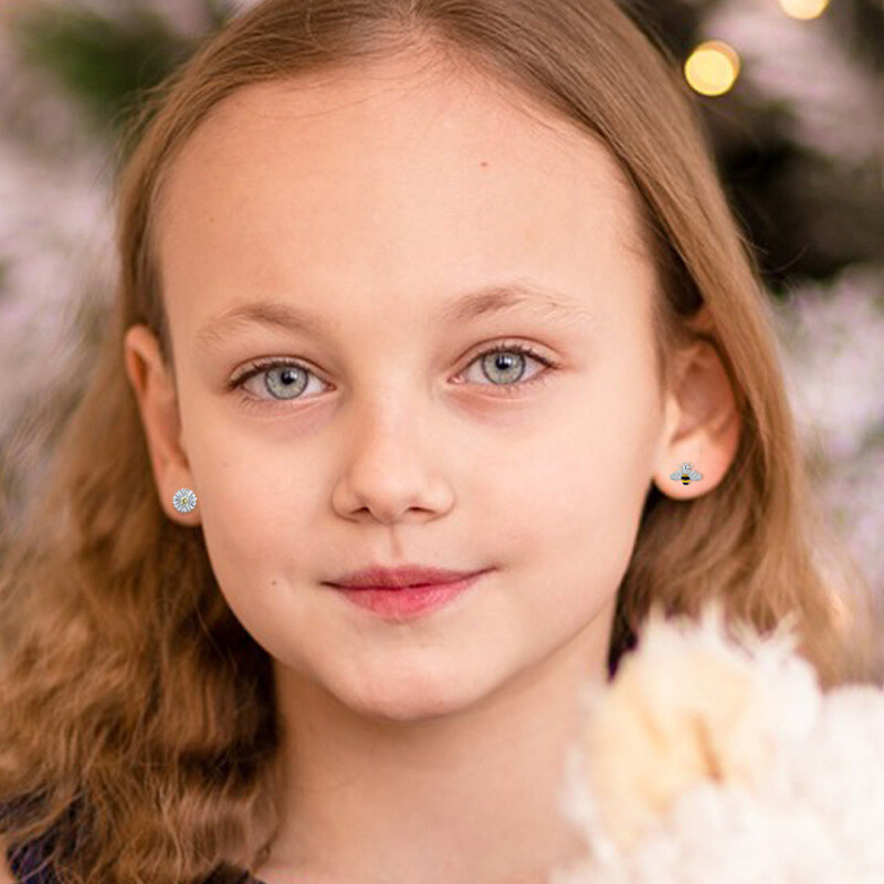 أقراط مرصعة بالزركونيا المكعبة من الفضة الإسترلينية على شكل نحل وزهرة الأقحوان-4