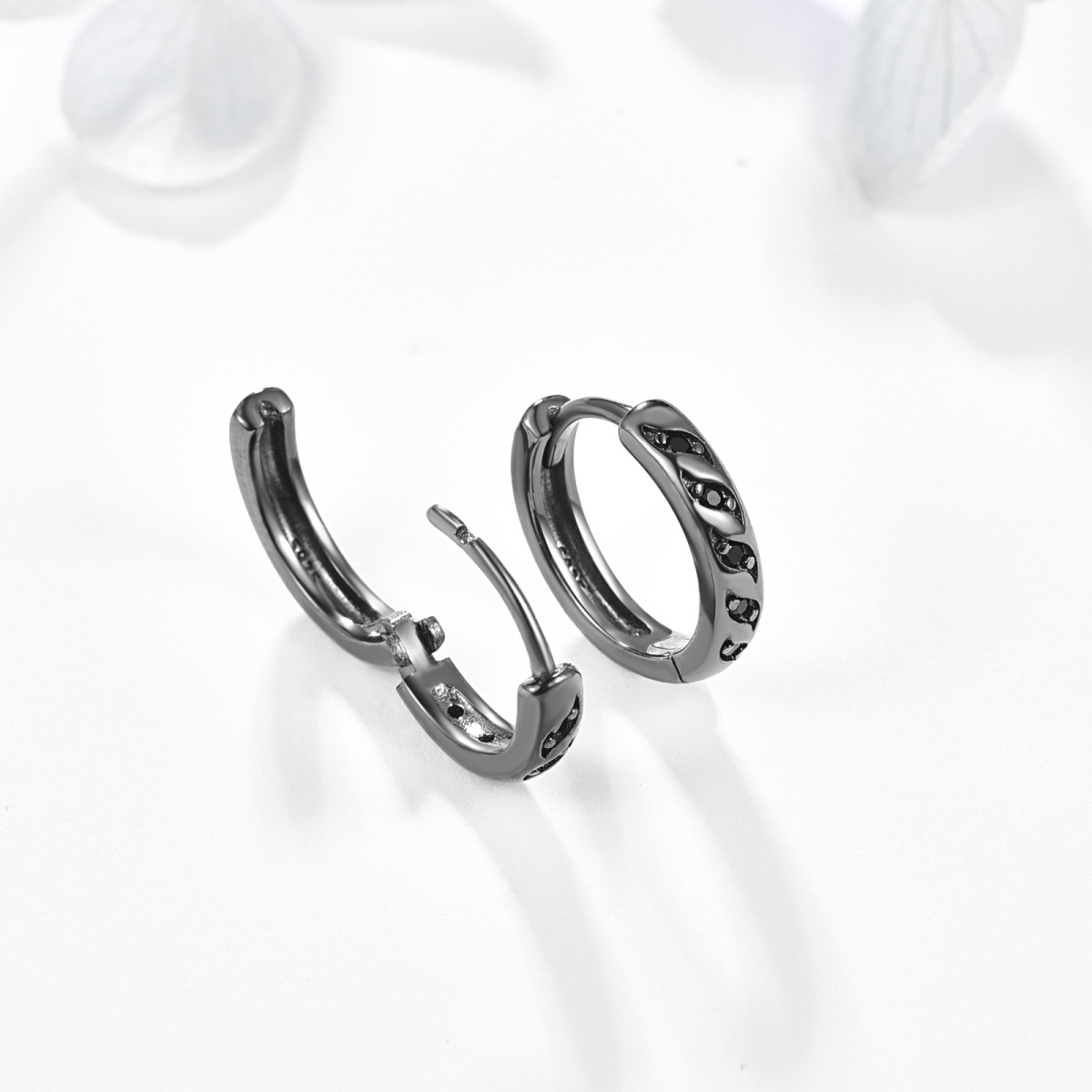 Boucles d'oreilles en argent sterling plaqué noir avec zircon cubique de forme circulaire-6