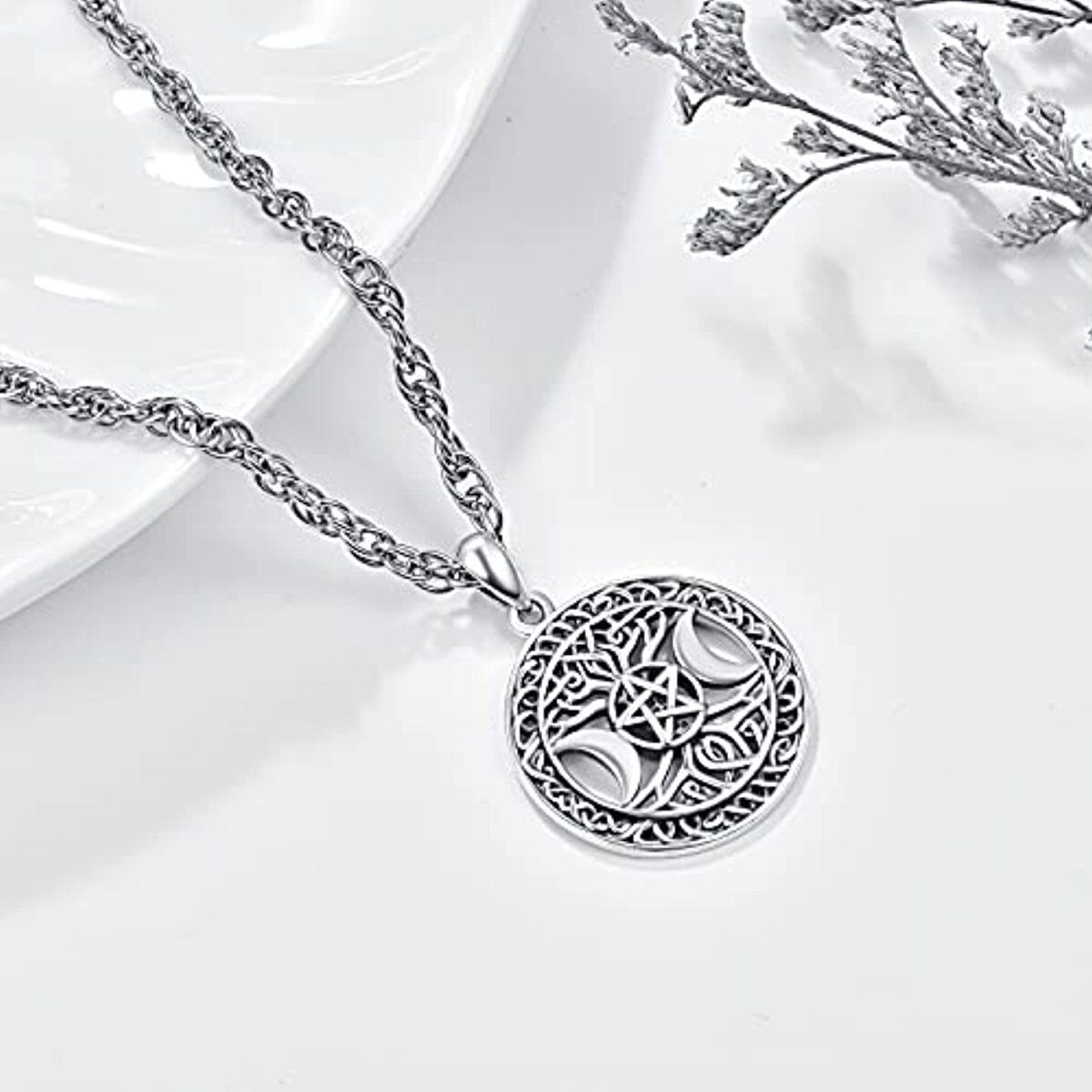 Collana in argento sterling e rodio nero con nodo celtico e ciondolo della dea della tripla luna-4