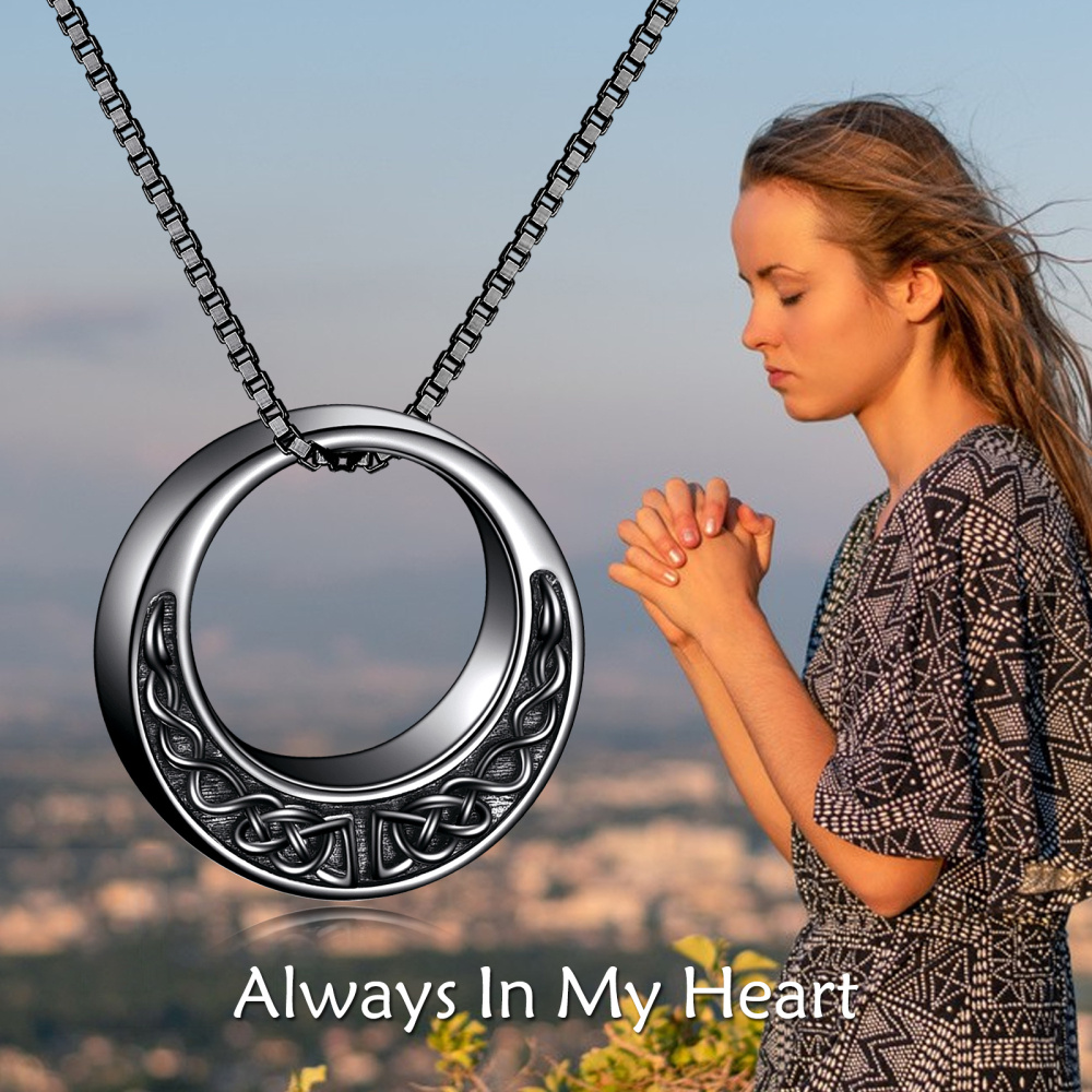Collana con nodo celtico in argento sterling e rodio nero per le ceneri-6
