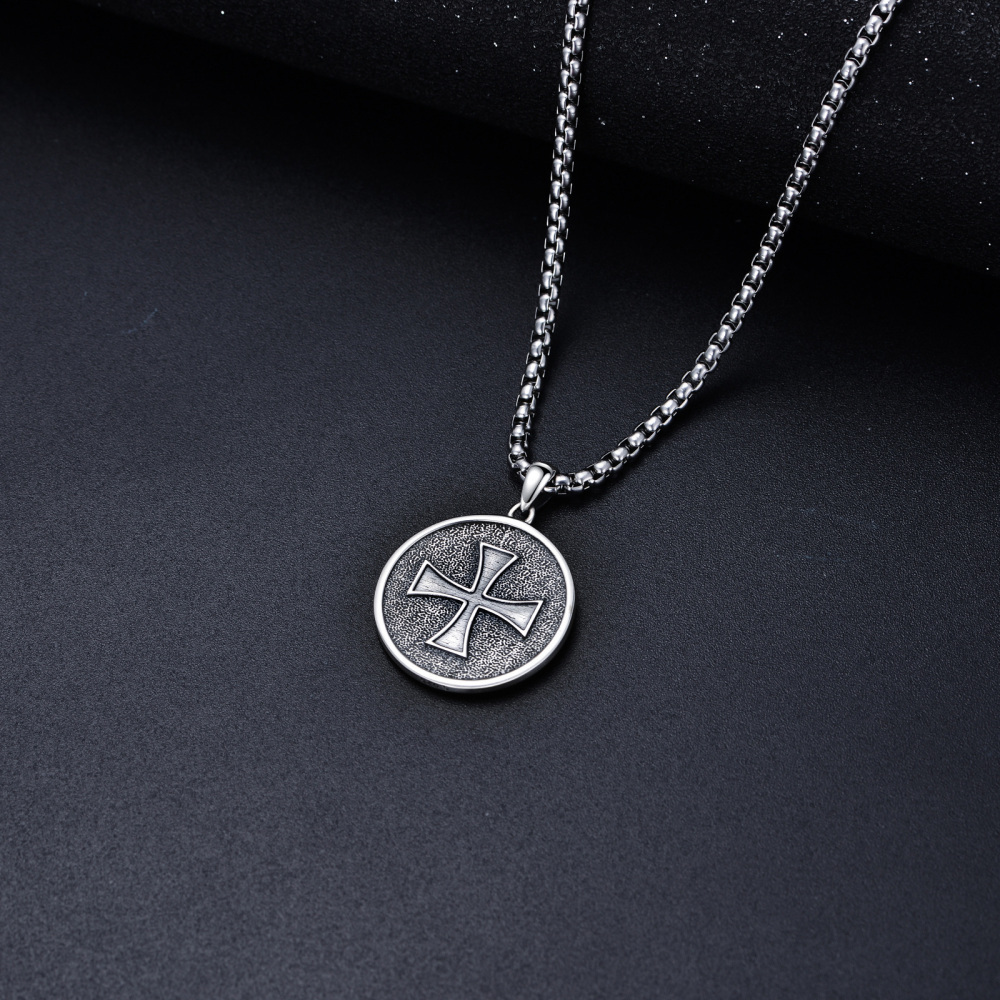 Collier en argent sterling et rhodium noir avec pendentif en forme de pièce de monnaie des-5