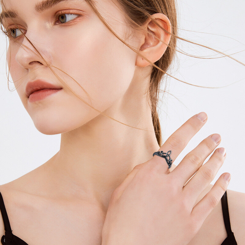 Anello in argento sterling con nodo celtico in zirconia cubica circolare placcata in nero-2