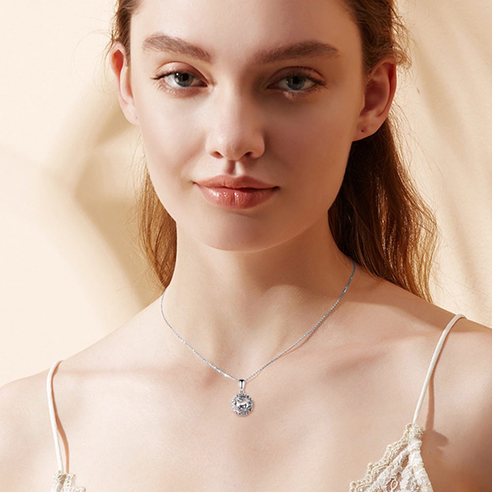 Collar de plata de ley con forma de bola y flores de mariposa para mujer-2