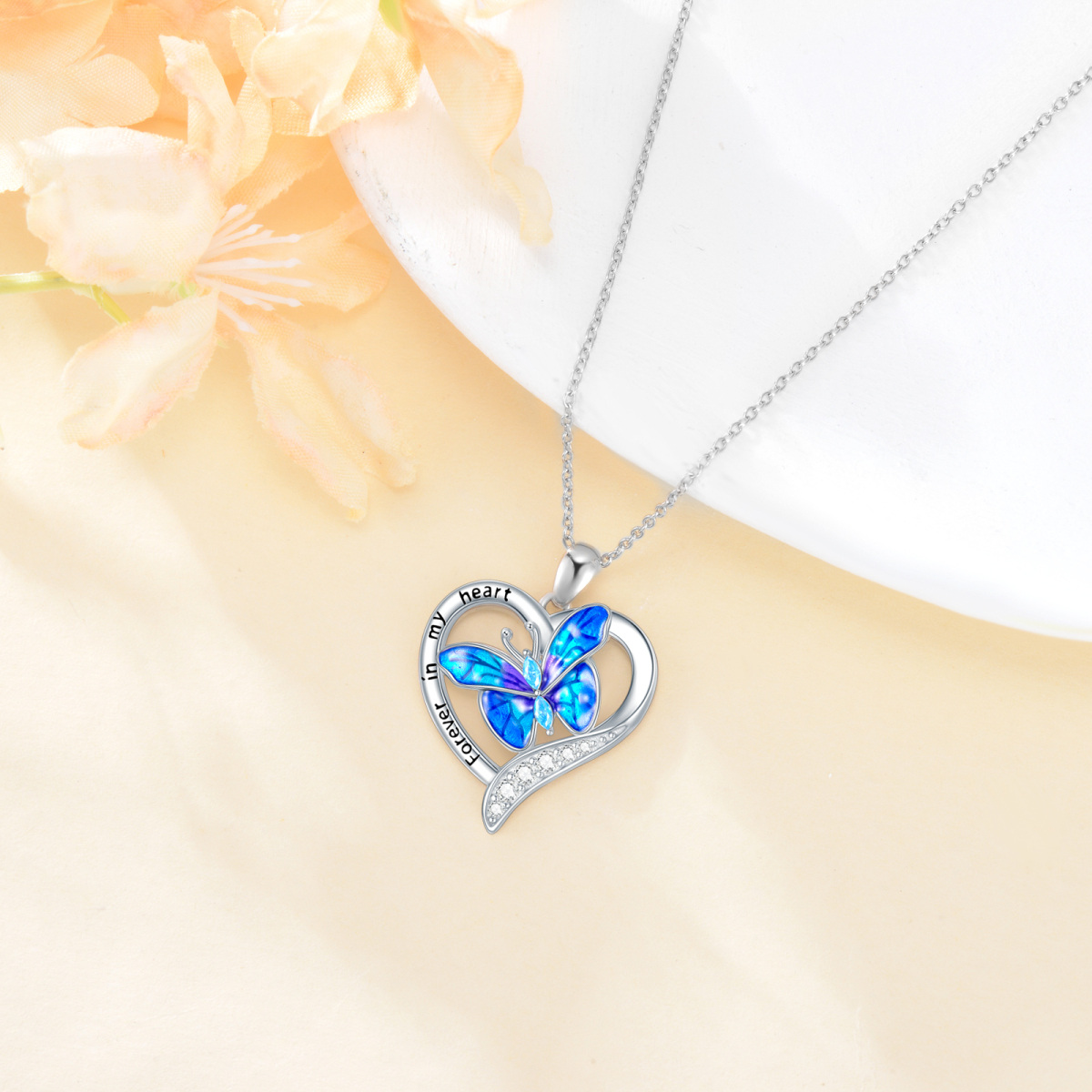 Collar de plata de ley con colgante de mariposa y corazón de circonita cúbica con palabra-3