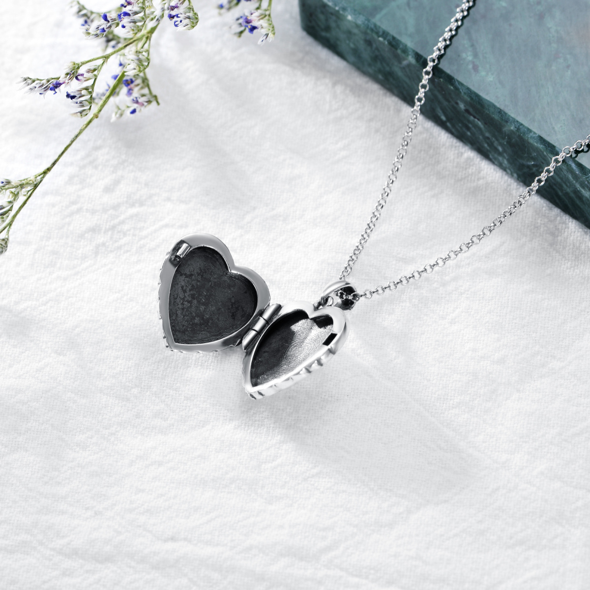 Collar con medallón fotográfico personalizado con forma de corazón y mariposa en plata de ley para mujeres y hombres-5