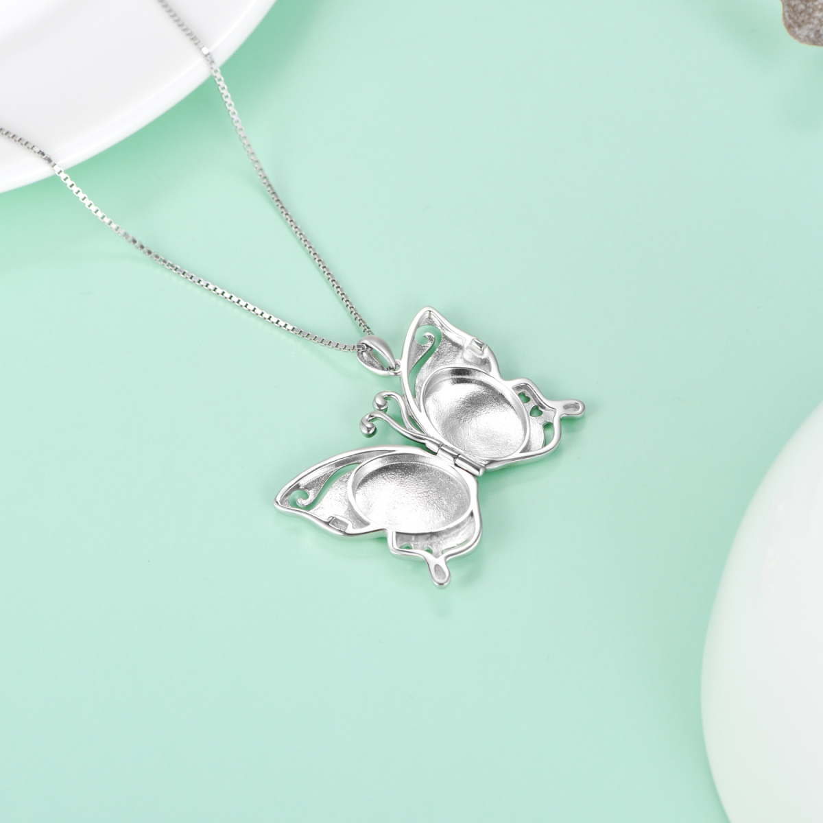 Collana con medaglione fotografico personalizzato con foto personalizzata a forma di farfalla in argento sterling-4