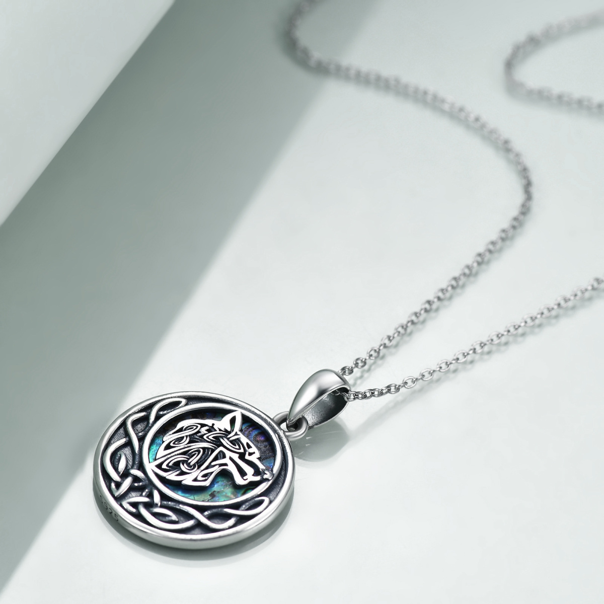 Collana con ciondolo a forma di cerchio in argento sterling con conchiglia Abalone e nodo-3