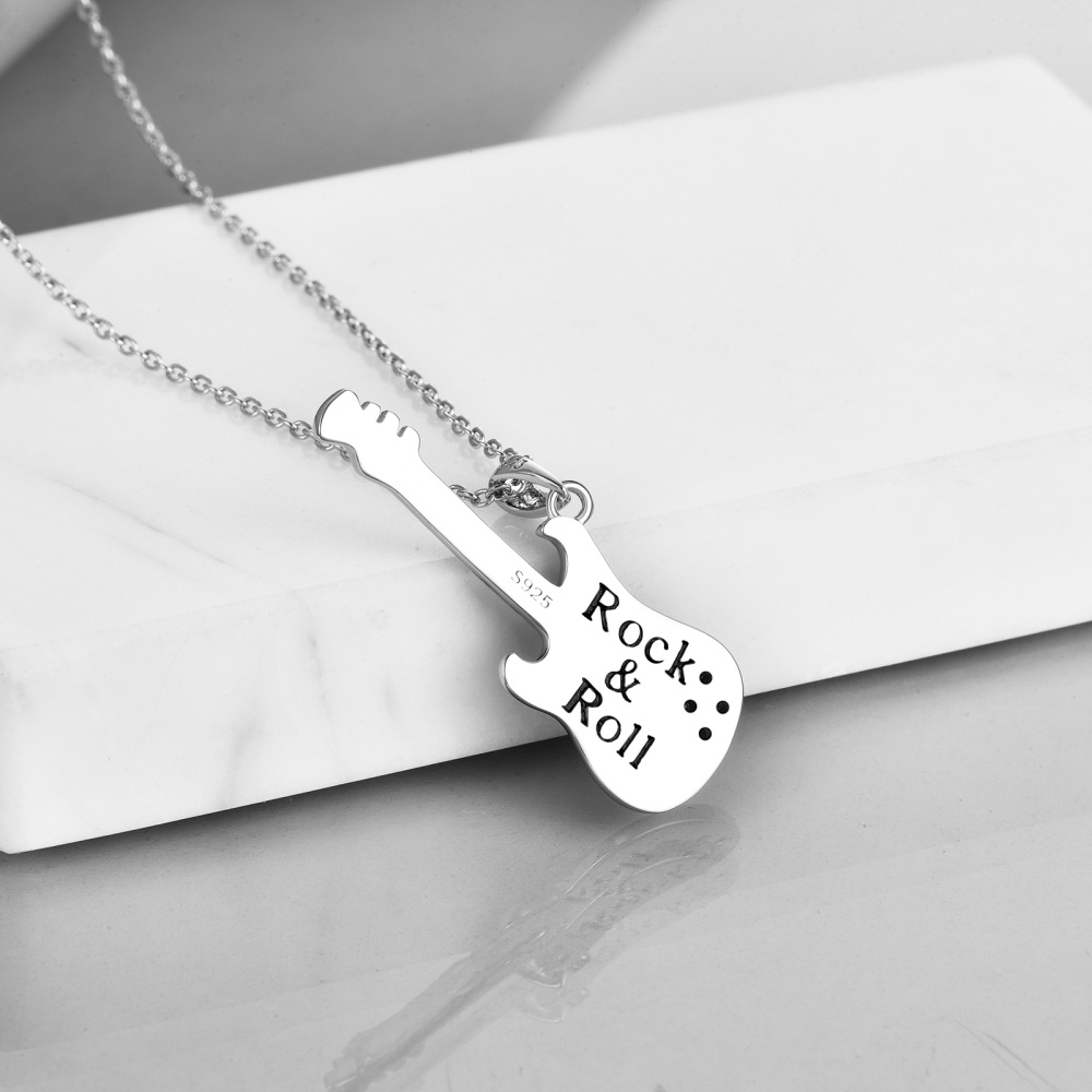 Collana con ciondolo per chitarra in argento sterling a forma di cerchio e zirconi con parola incisa-4