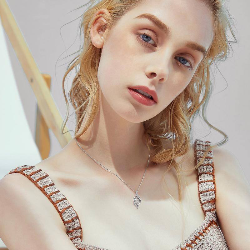 قلادة دائرية من الفضة الإسترلينية مرصعة بالزركونيا المكعبة على شكل قلب للنساء-2