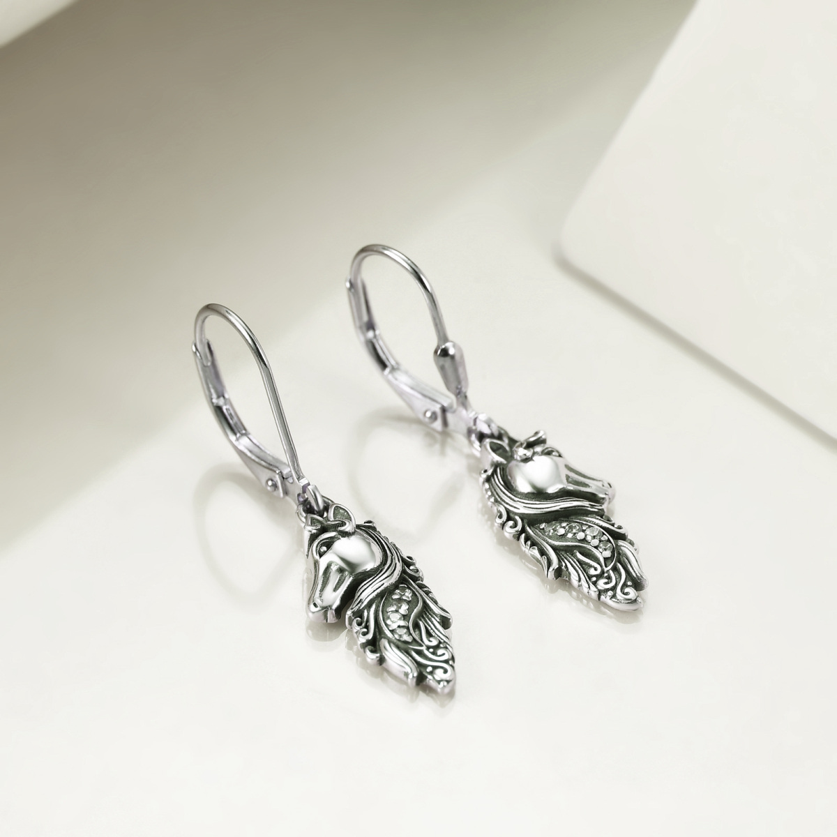 Boucles d'oreilles en argent sterling en forme de cheval avec zircon cubique-4