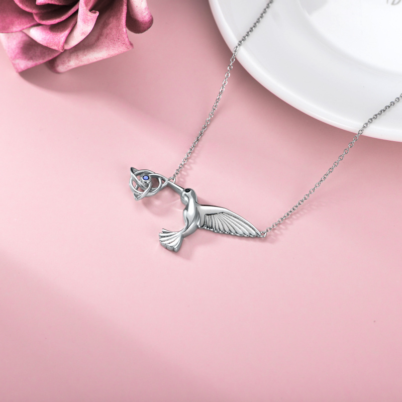 Colar com pingente de zircónio cúbico e nó celta em prata esterlina-4