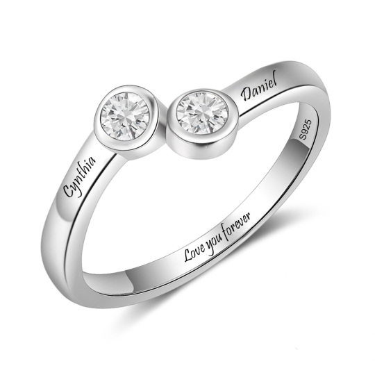 Anello di fidanzamento in argento sterling a forma circolare creato in laboratorio con incisione personalizzata con diamante