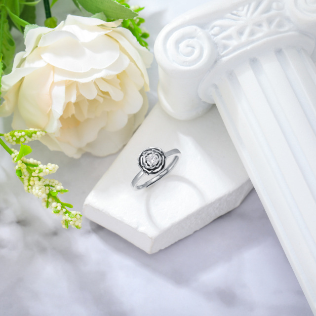 Anillo de compromiso con rosa y diamantes creados en laboratorio con forma circular de plata de ley-4